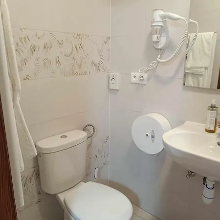 A La Croix D'or Hotel *